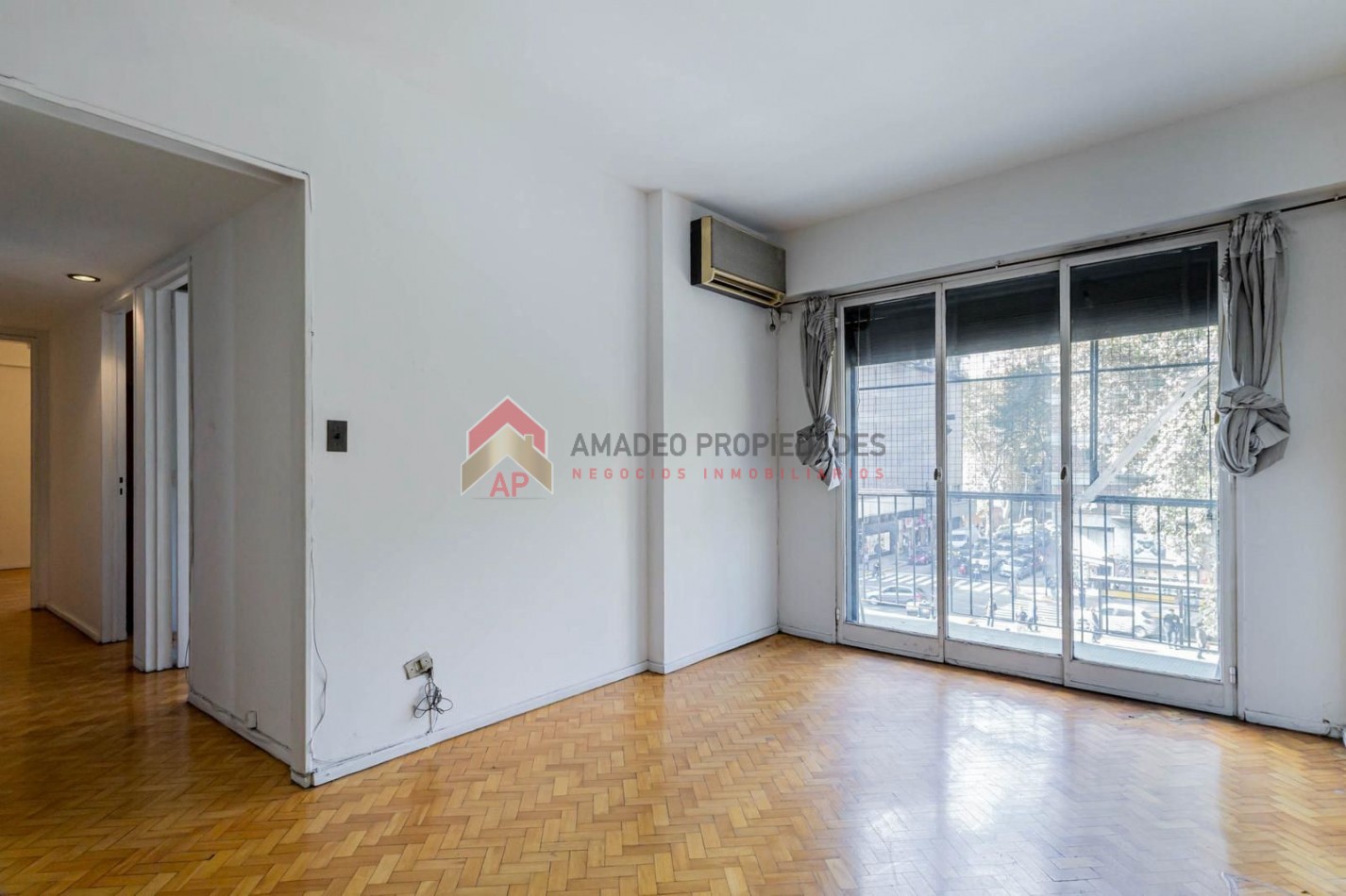 Dpto 4 amb al frente en 2° piso con lavadero y balcon. Excelente ubicacion: Oro al 4500 esquina Santa Fe, Palermo