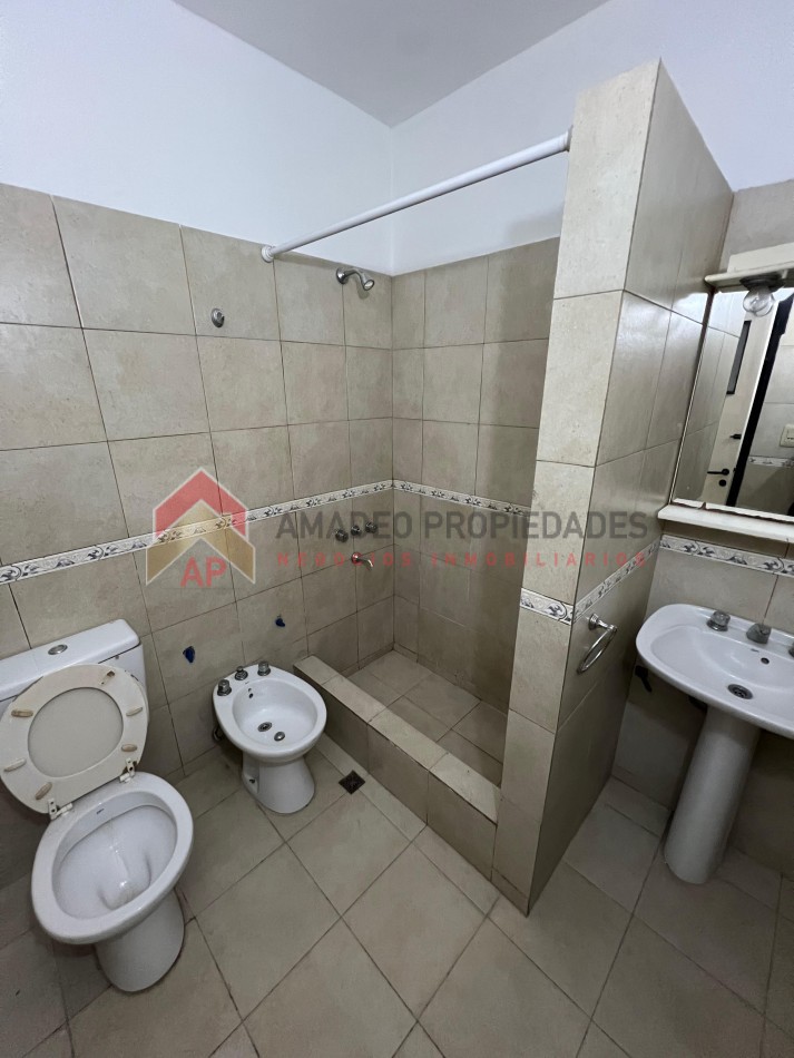 Dpto ph t/casa 3 amb con patio y terraza con quincho, ubicado Amancio Alcorta 363 Lanusita