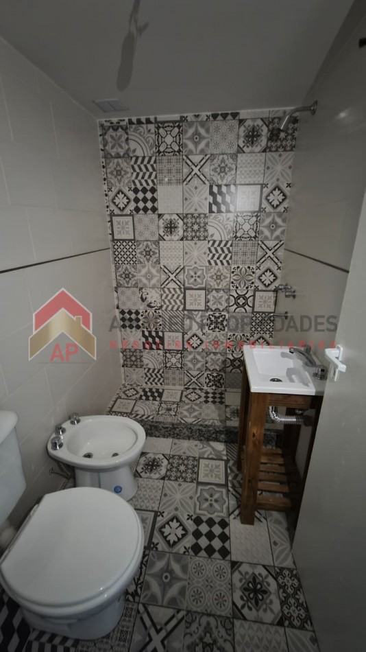 Monoambiente a estrenar en 1er piso. Excelente ubicacion: Pedernera 279, Lomas de Zamora