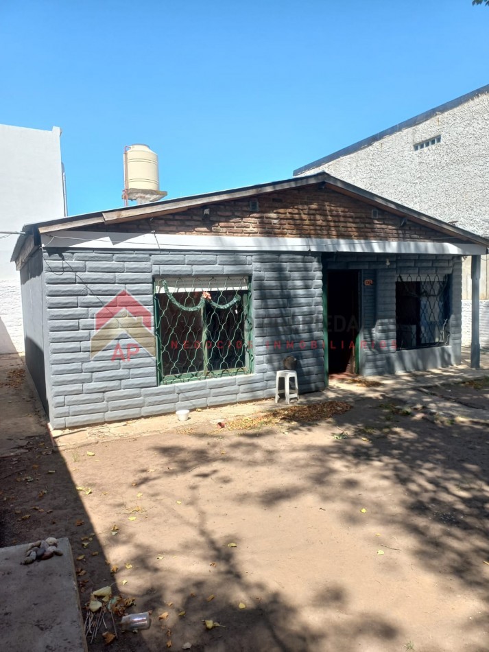Casa 3 amb con amplio parque al frente, ubicada en Gonzalez Chavez 1061, Temperley