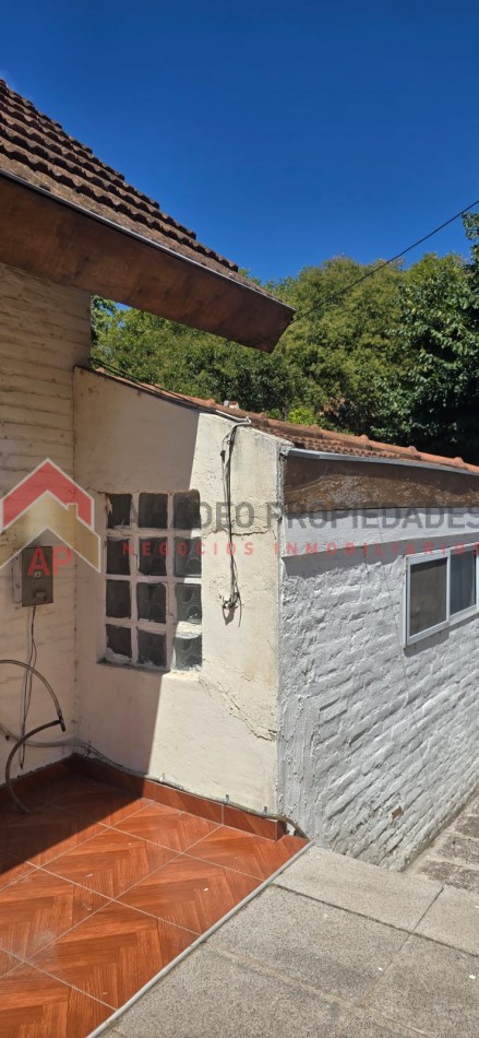 Casa 3 amb con jardin y parrilla, ubicado en Azul 298, Monte Grande