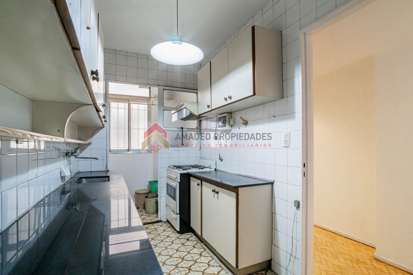 Dpto 4 amb al frente en 2° piso con lavadero y balcon. Excelente ubicacion: Oro al 4500 esquina Santa Fe, Palermo