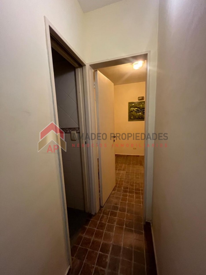 Dpto 2 amb, excelente ubicacion: Hipolito Yrigoyen 9115, Lomas de Zamora