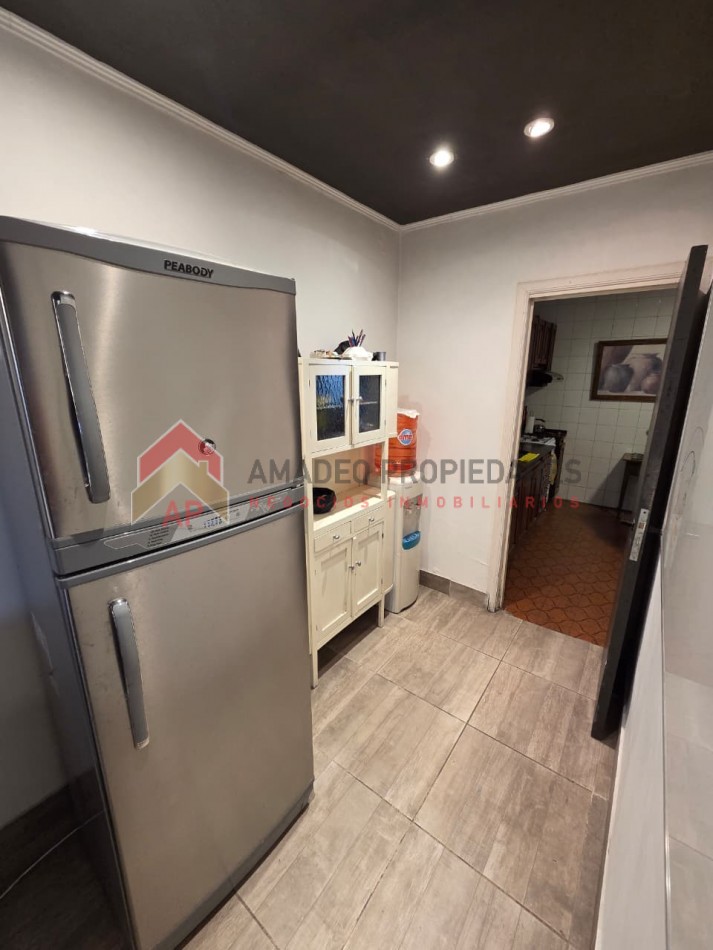 Excelente casa 4 amb con terraza, quincho, patio y cochera. Ubicada en Constantino Gaito 116, Lomas de Zamora