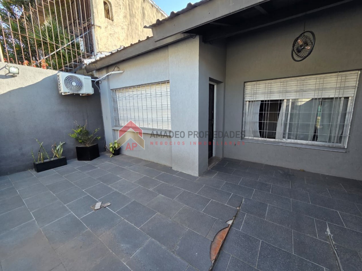 Excelente casa 4 amb con terraza, quincho, patio y cochera. Ubicada en Constantino Gaito 116, Lomas de Zamora
