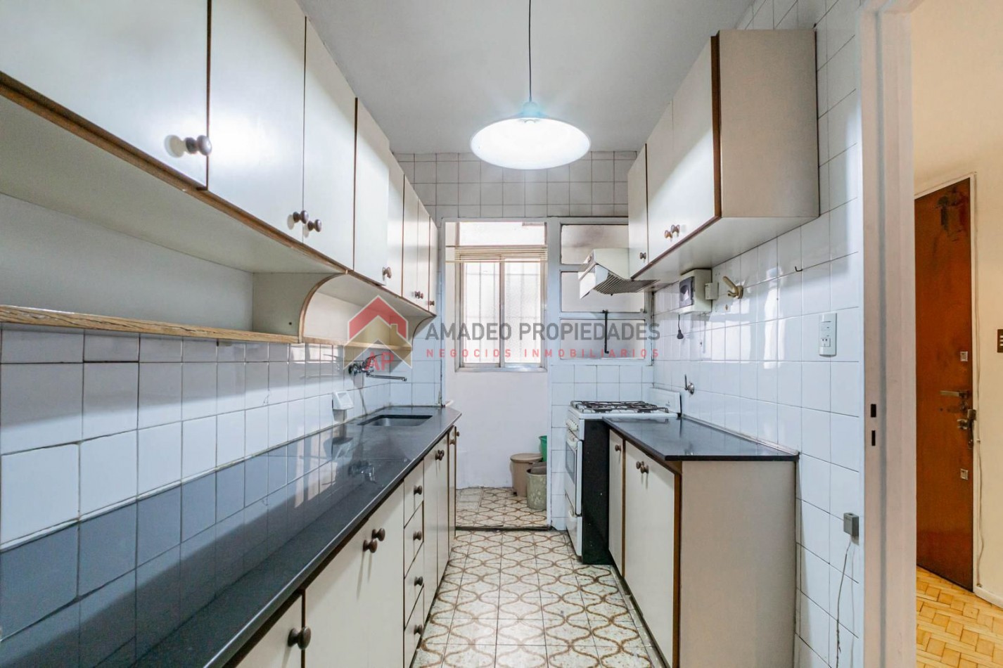 Dpto 4 amb al frente en 2° piso con lavadero y balcon. Excelente ubicacion: Oro al 4500 esquina Santa Fe, Palermo
