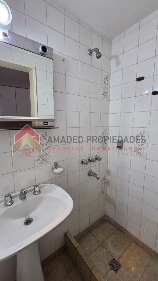 Bungalows 2 amb con patio y jardin. ubicado en Azul 298, Monte Grande