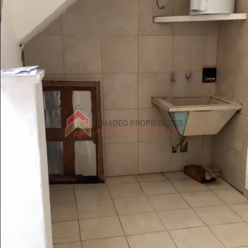 Dpto ph t/casa 3 amb con patio y terraza con quincho, ubicado Amancio Alcorta 363 Lanusita