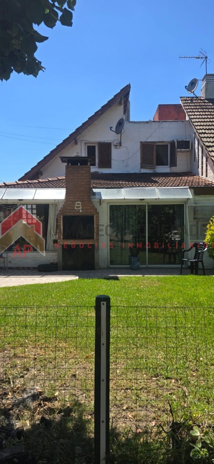 Casa 3 amb con jardin y parrilla, ubicado en Azul 298, Monte Grande