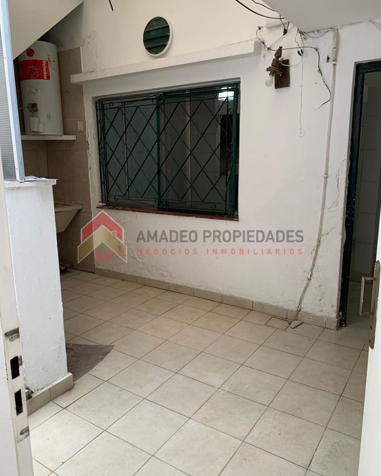 Dpto ph t/casa 3 amb con patio y terraza con quincho, ubicado Amancio Alcorta 363 Lanusita