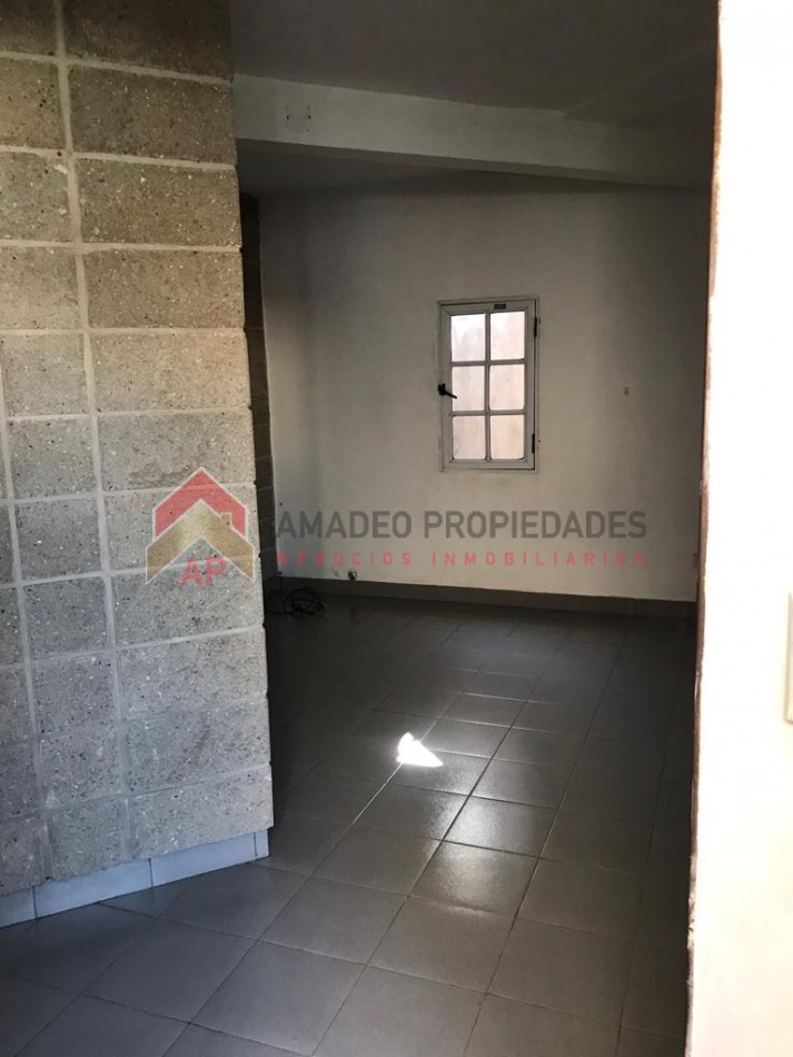 Excelente Casa con importante parque VENTA, ubicado en Cerrito al 1200, Lomas de Zamora