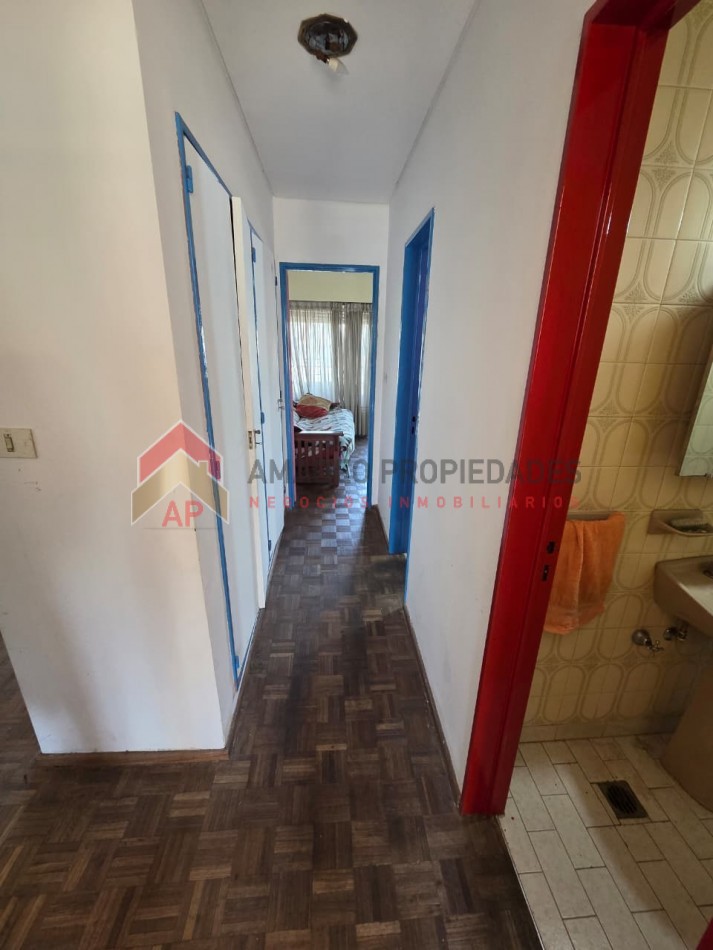 Impecable dpto semipiso 3 amb con balcon, cochera y baulera. Excelente ubicacion: Sixto Fernandez 137, Lomas de Zamora