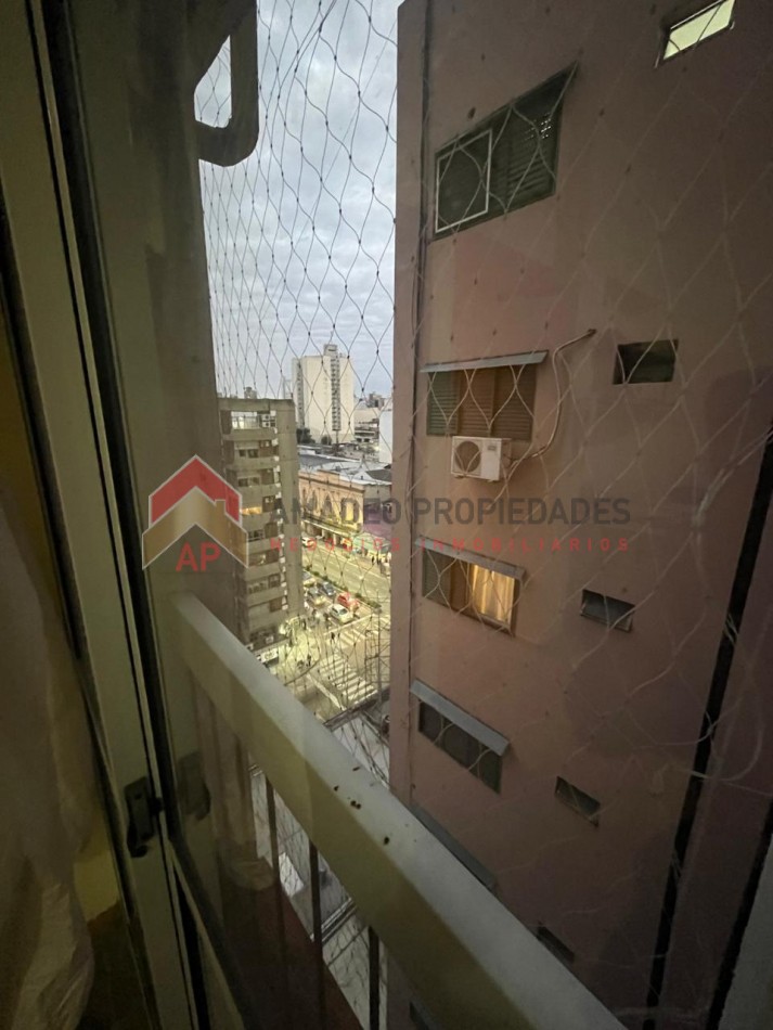Dpto 2 amb, excelente ubicacion: Hipolito Yrigoyen 9115, Lomas de Zamora