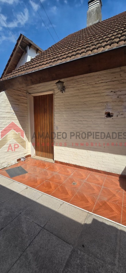 Casa 3 amb con jardin y parrilla, ubicado en Azul 298, Monte Grande