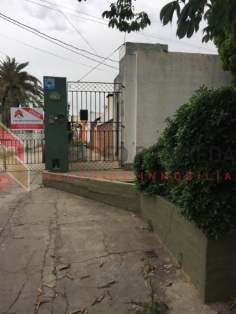 Ph tipo casa con cochera apto credito, Ubicado en Garona 1400, Lomas de Zamora