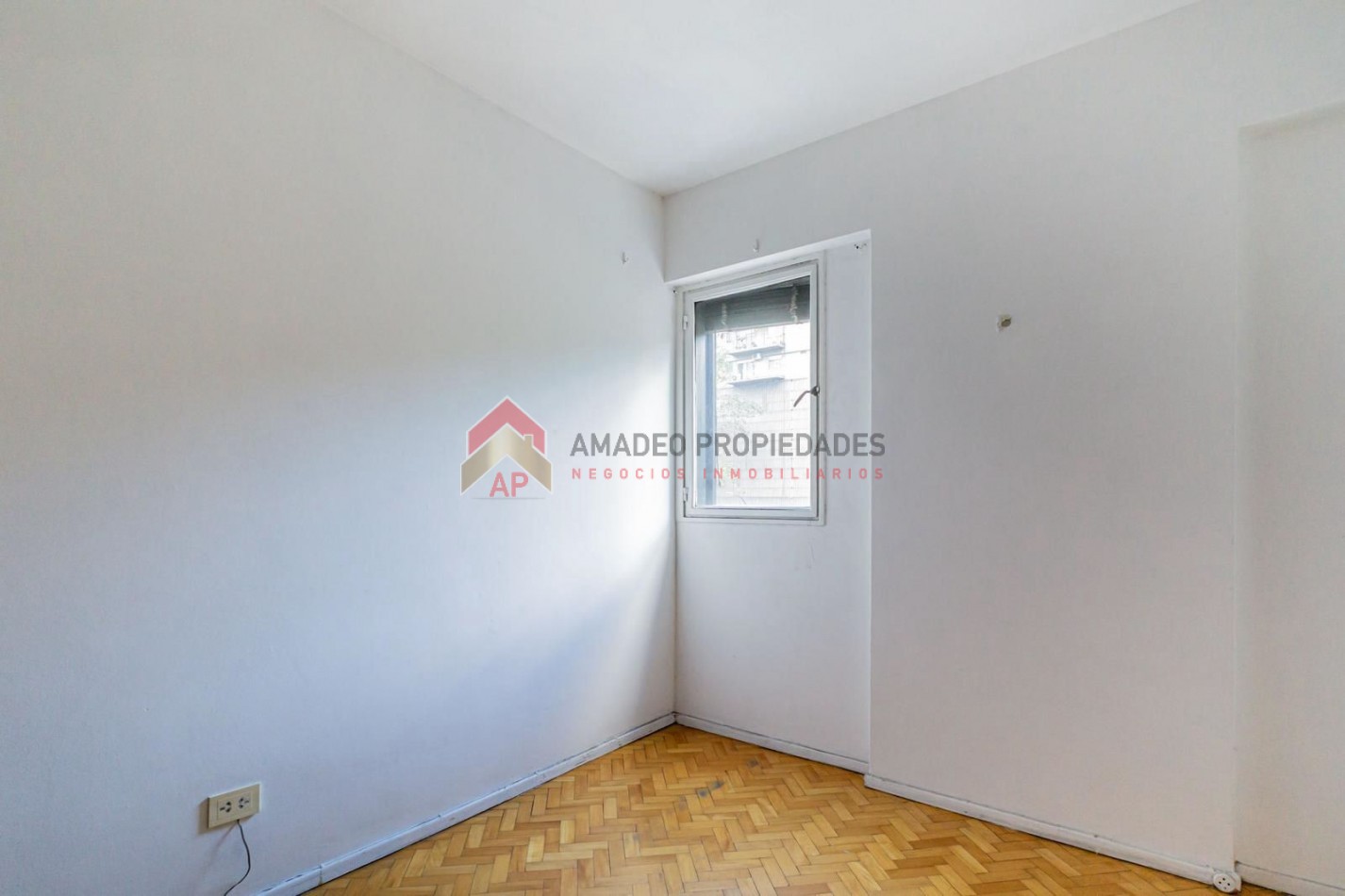 Dpto 4 amb al frente en 2° piso con lavadero y balcon. Excelente ubicacion: Oro al 4500 esquina Santa Fe, Palermo