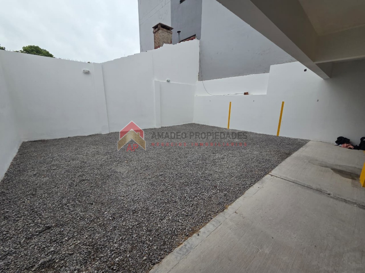 OPORTUNIDAD: Venta cochera pb a estrenar. Excelente ubicacion: Pedernera 279, Lomas de Zamora