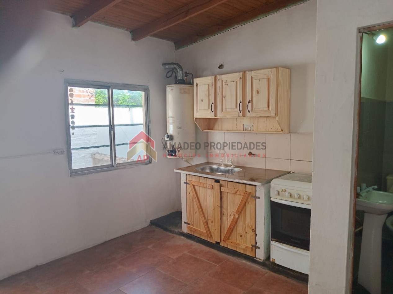 Departamento ph 2 amb 1° piso, ubicado en Av. Rivadavia 2368, Lanus