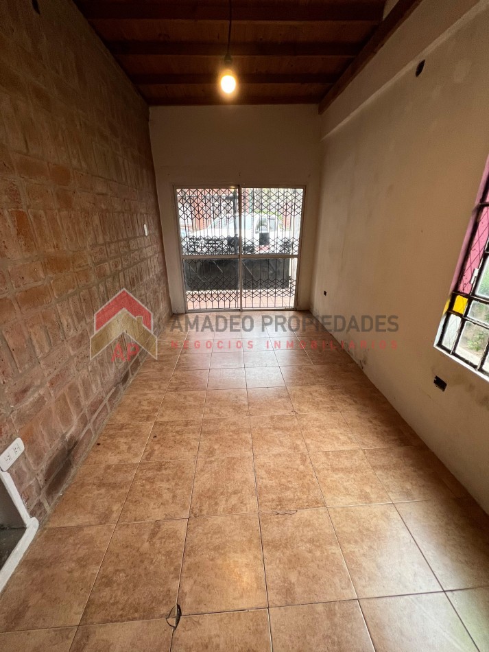 Gran casa 5 amb,  con parque y terraza, ubicada en Ituzaingo 62 Temperley