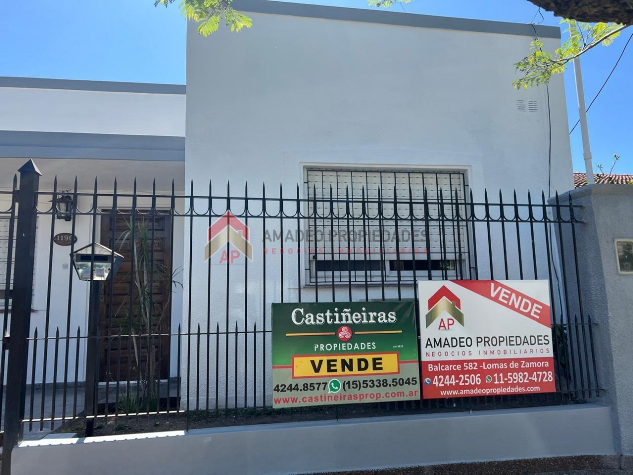 Casa 4 amb con garage y parque, apto cred. muy buena ubicacion: San Isidro 1190 Temperley