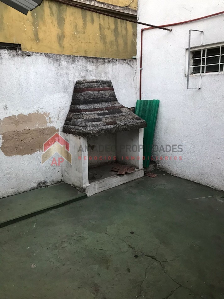 PH 3 amb APTO CREDITO con patio y parrilla, ubicada en Jacinto Rosso 452 Lomas de Zamora