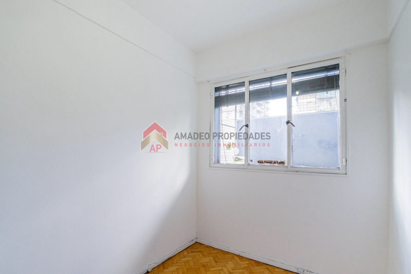 Dpto 4 amb al frente en 2° piso con lavadero y balcon. Excelente ubicacion: Oro al 4500 esquina Santa Fe, Palermo