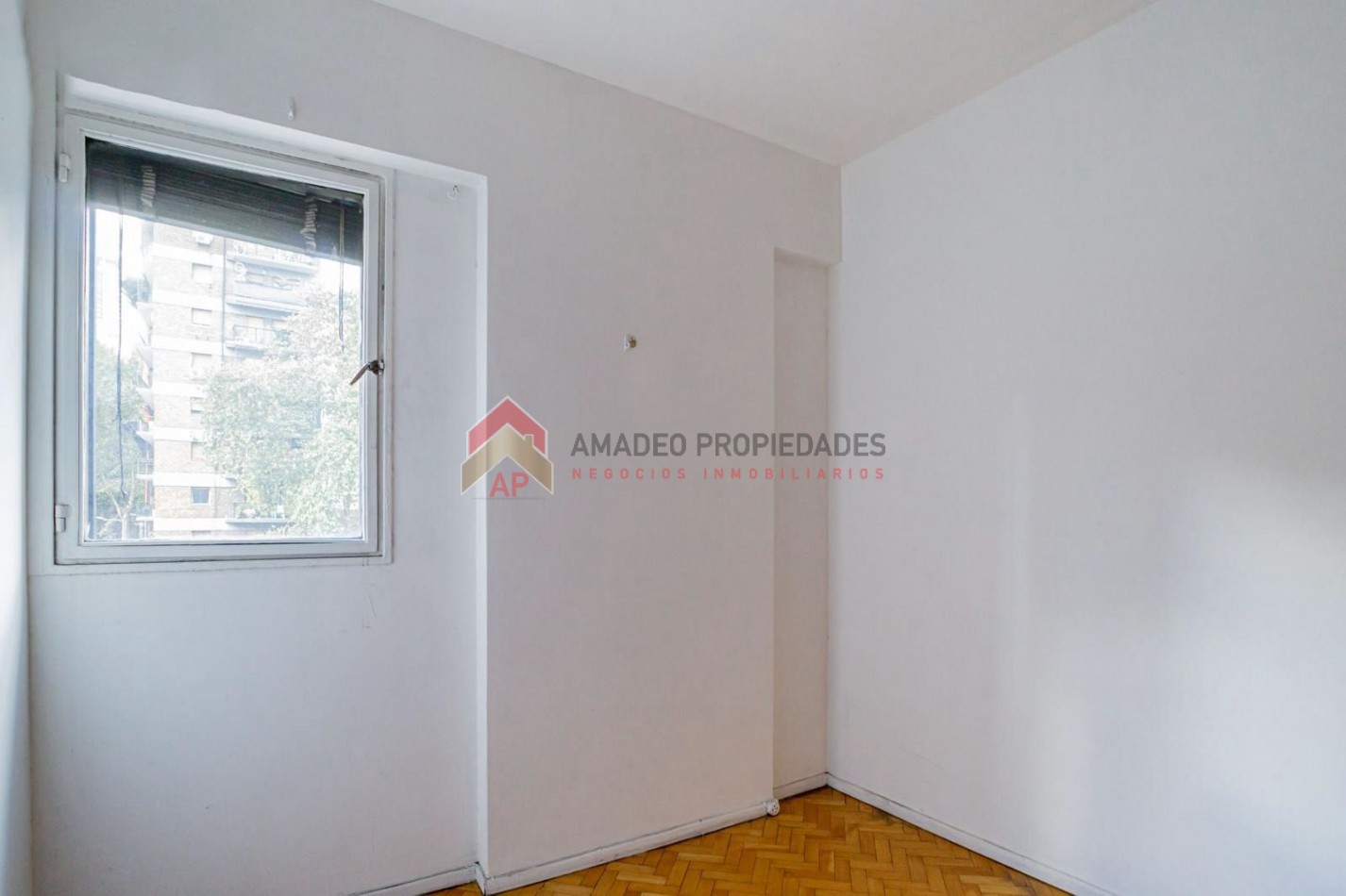 Dpto 4 amb al frente en 2° piso con lavadero y balcon. Excelente ubicacion: Oro al 4500 esquina Santa Fe, Palermo