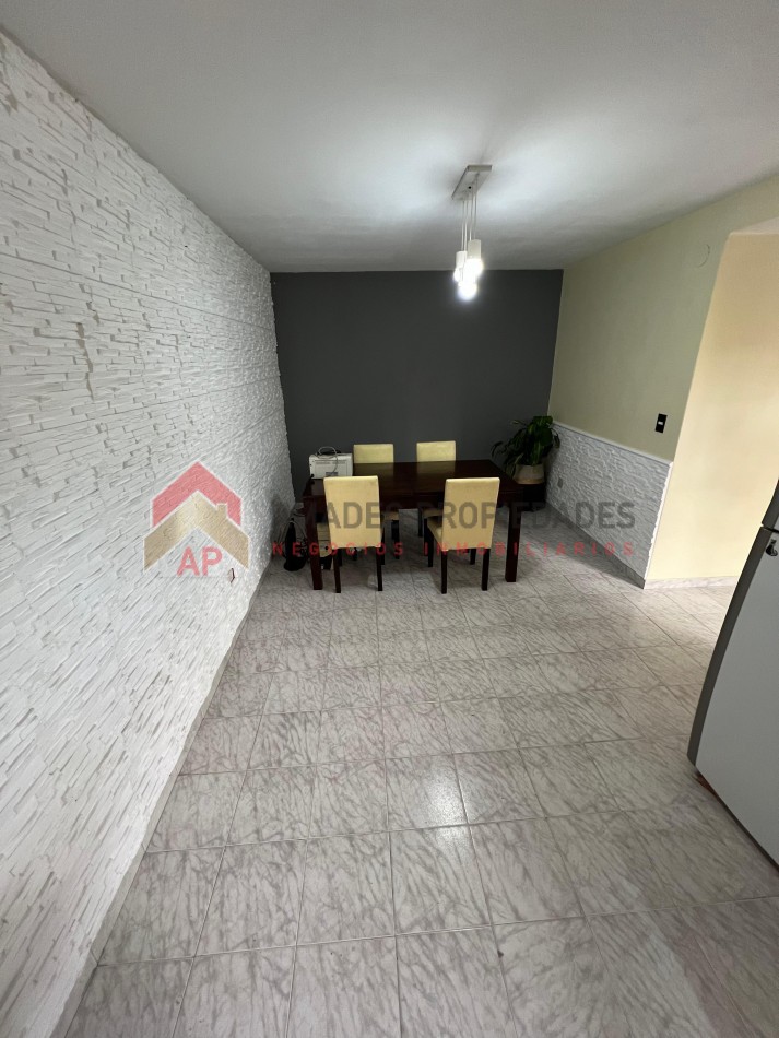 Impecable ph t/casa con patio y cochera, ubicado San Carlos 372, Temperley