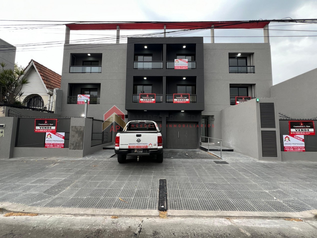 Duplex al frente a estrenar con patio y balcon . Excelente ubicacion: Hipolito Yrigoyen 7718, Banfield