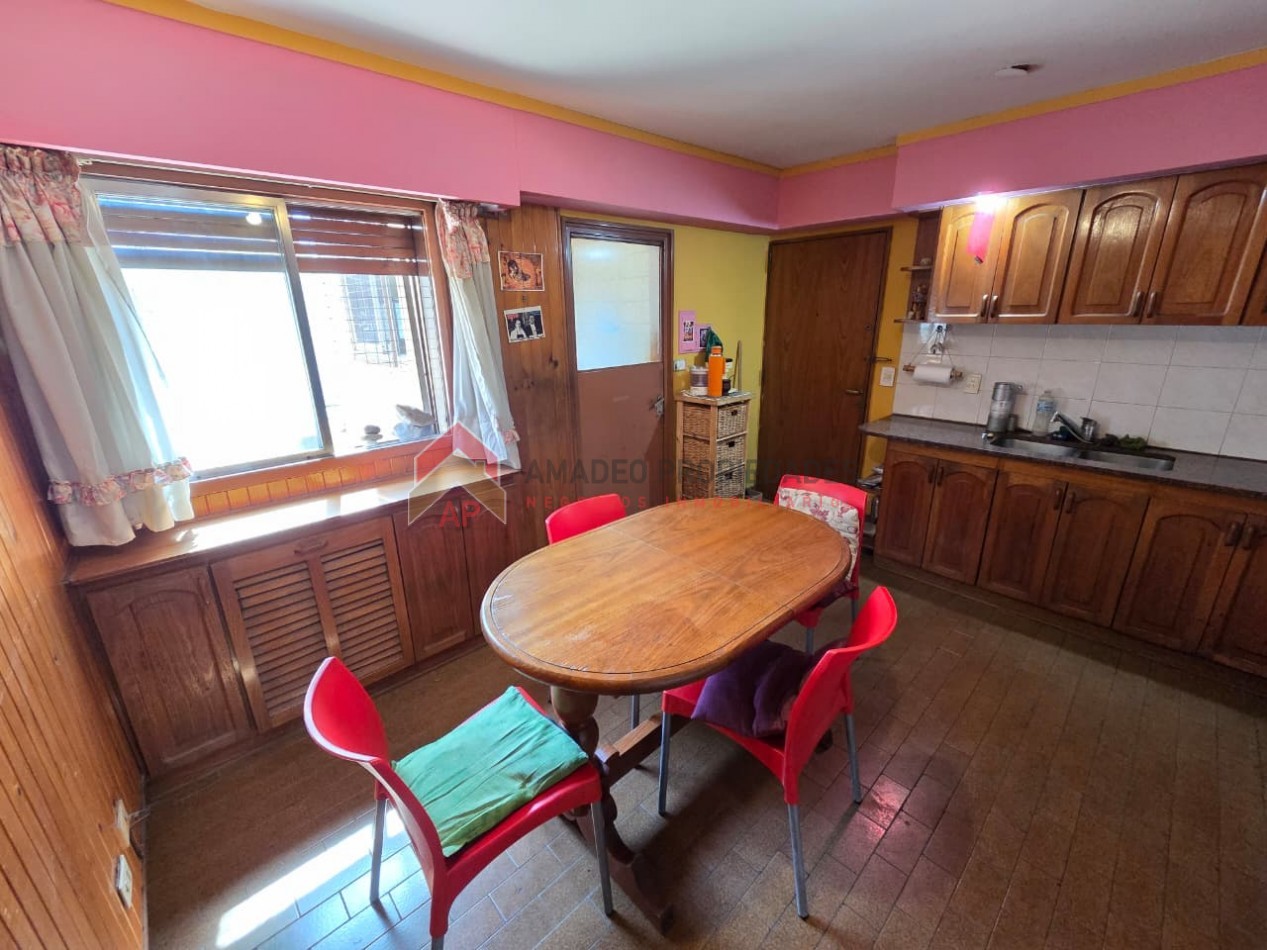 Impecable dpto semipiso 3 amb con balcon, cochera y baulera. Excelente ubicacion: Sixto Fernandez 137, Lomas de Zamora