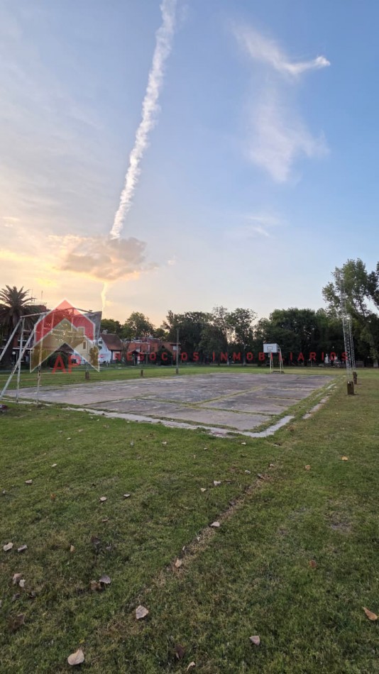 Hermosa casa 3 amb con jardin y parrilla. Ubicada en Azul 298, Monte Grande