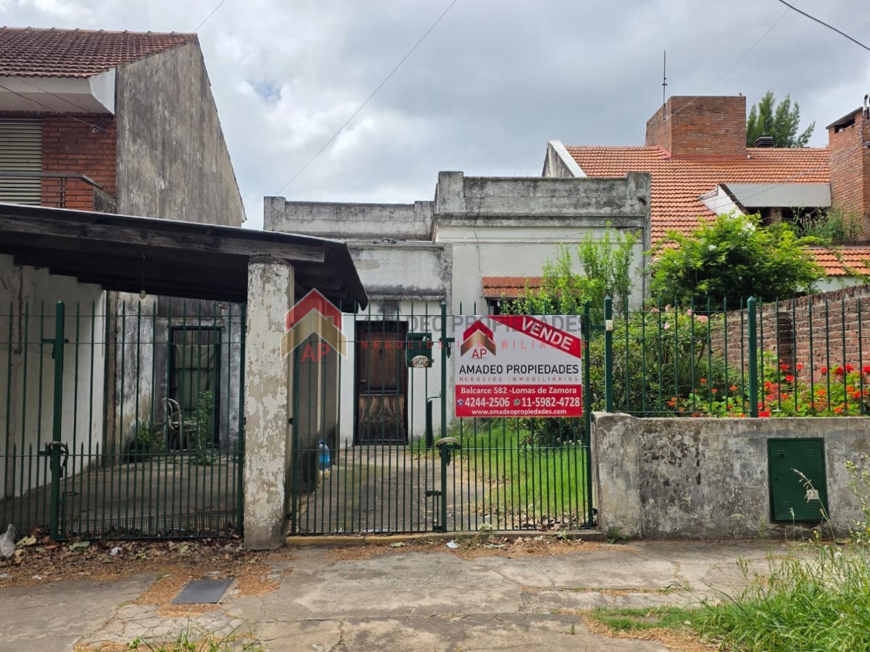 Lote con planos de demolicion y construccion aprobados. Excelente ubicacion:  Gral. Jose de San Martin 955,  Banfield