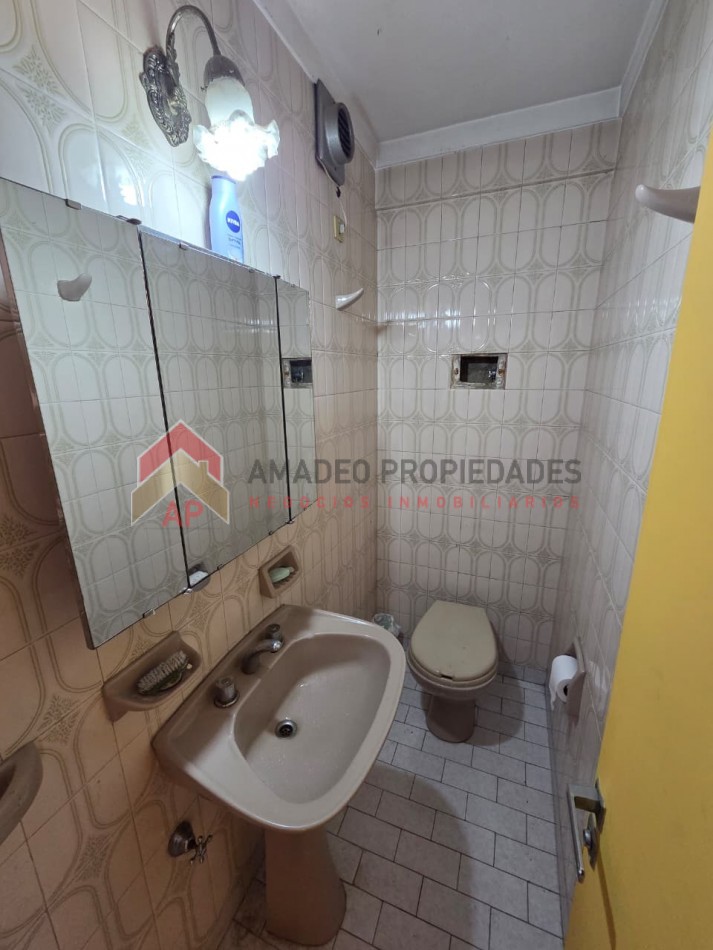 Impecable dpto semipiso 3 amb con balcon, cochera y baulera. Excelente ubicacion: Sixto Fernandez 137, Lomas de Zamora