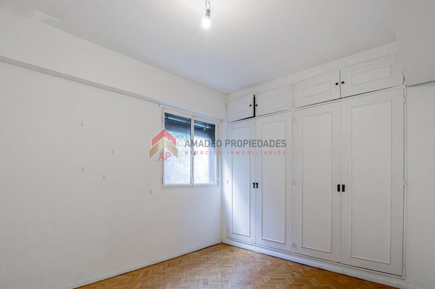 Dpto 4 amb al frente en 2° piso con lavadero y balcon. Excelente ubicacion: Oro al 4500 esquina Santa Fe, Palermo