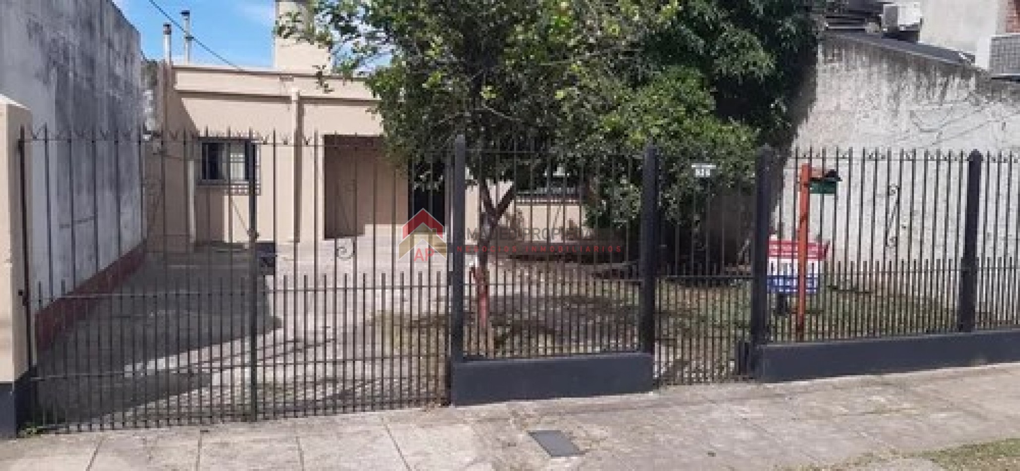 Gran casa 3 amb con patio y cochera ubicada en Gral. Necochea 925, Llavallol