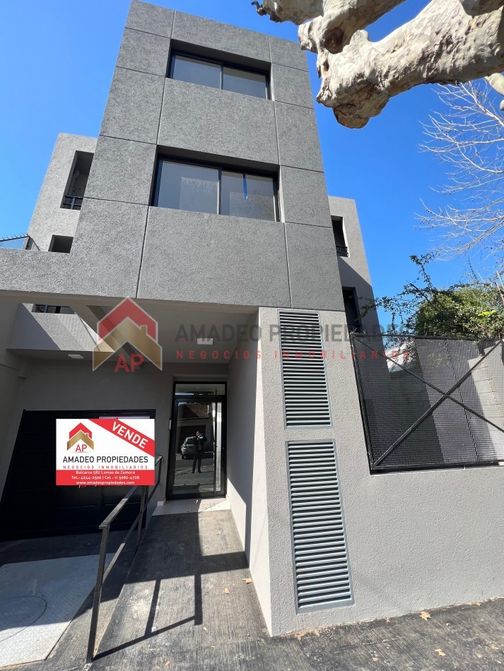 Dpto monoamb contrafrente con balcon de poca antiguedad en 2do piso, ubicado en Azara 851, Lomas de Zamora