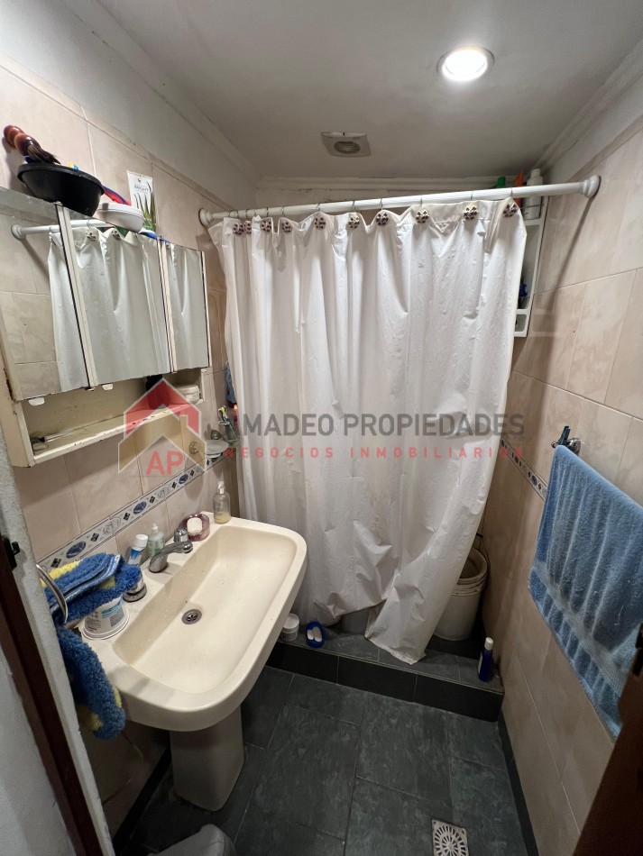 Casa 3 amb con cochera y parque, ubicado en Alvarez Thomas 642 Lomas de Zamora