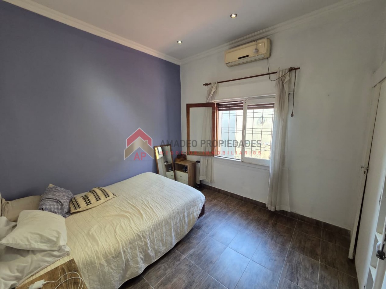 Excelente casa 4 amb con terraza, quincho, patio y cochera. Ubicada en Constantino Gaito 116, Lomas de Zamora