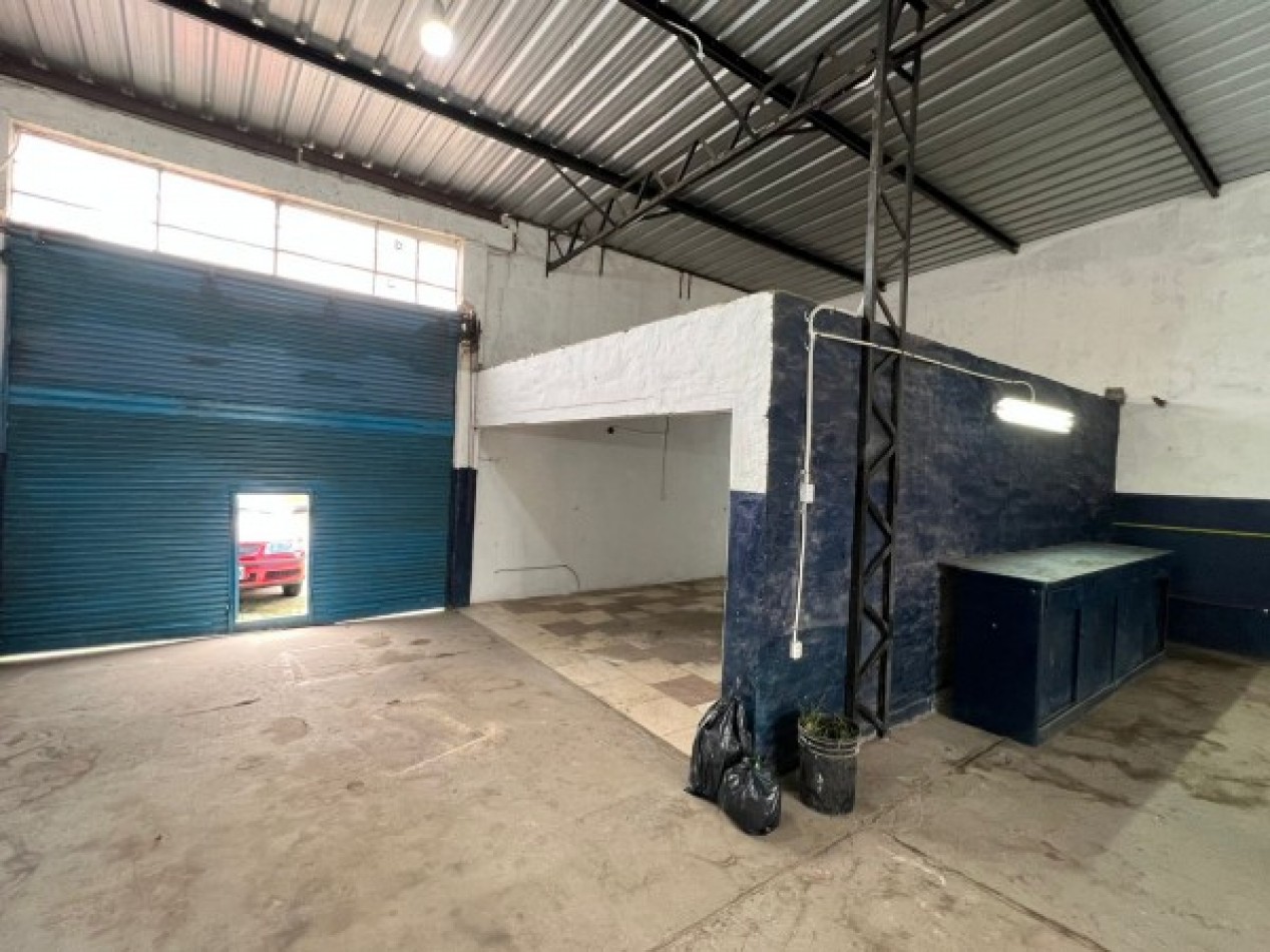 Deposito amplio, ubicado en Lamadrid 2448, Lomas de Zamora