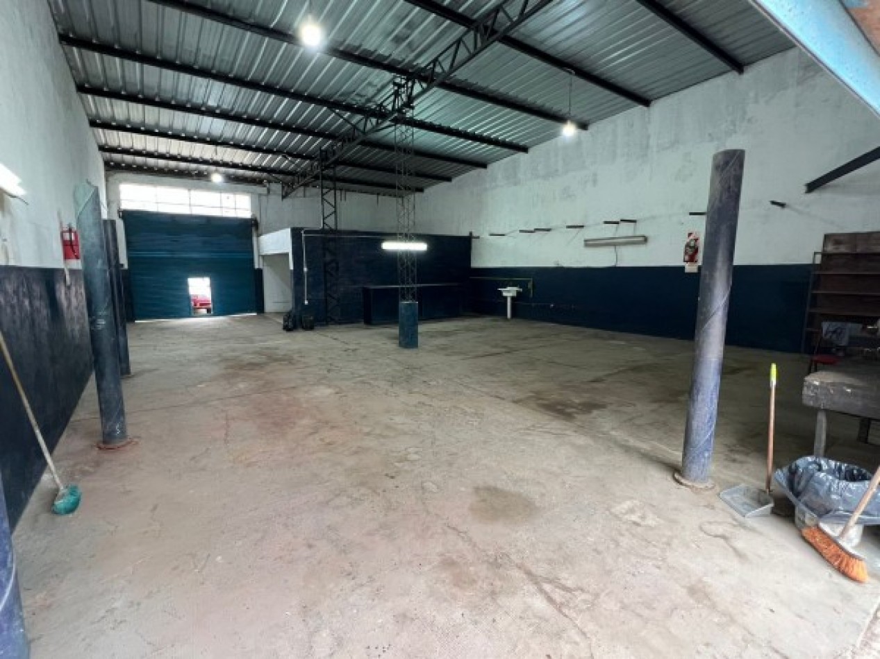 Deposito amplio, ubicado en Lamadrid 2448, Lomas de Zamora