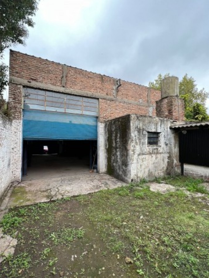 Deposito amplio, ubicado en Lamadrid 2448, Lomas de Zamora