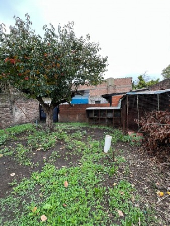 Deposito amplio, ubicado en Lamadrid 2448, Lomas de Zamora