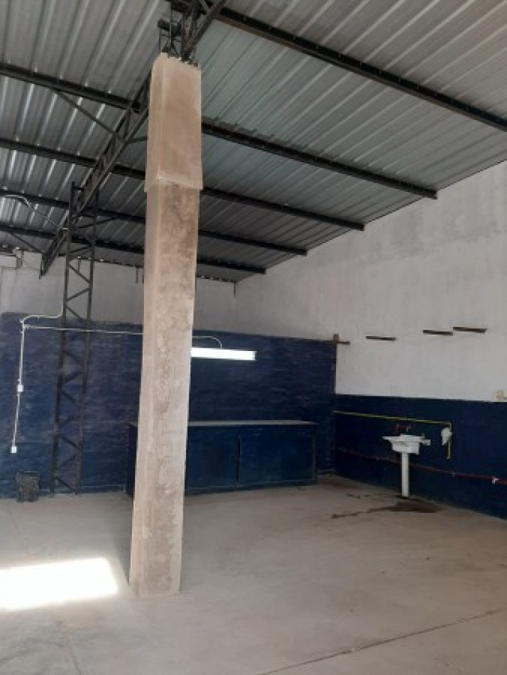 Deposito amplio, ubicado en Lamadrid 2448, Lomas de Zamora