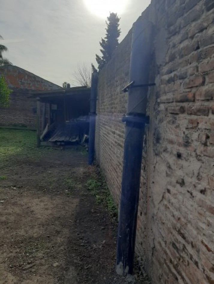 Deposito amplio, ubicado en Lamadrid 2448, Lomas de Zamora