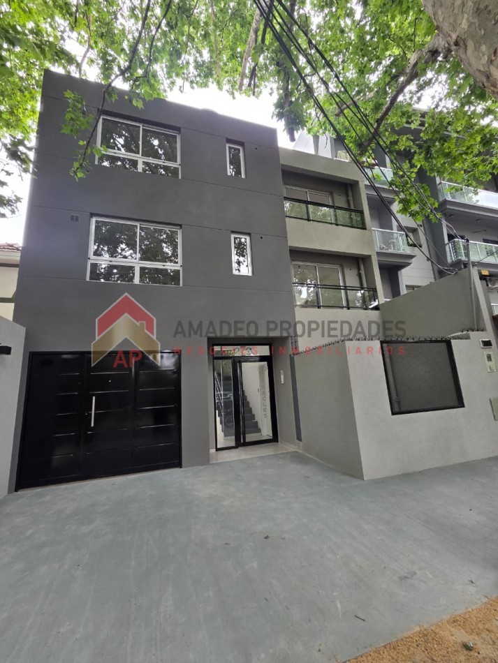 Monoambiente a estrenar interno en 2° piso. Excelente ubicacion: Pedernera 279, Lomas de Zamora