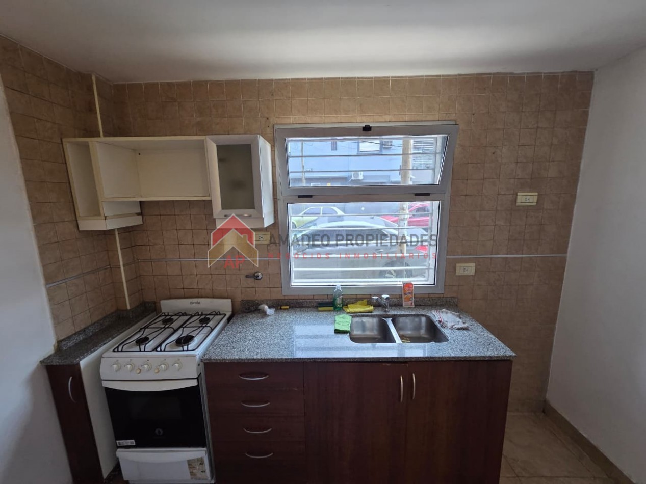Impecable dpto 3 amb al frente en planta baja. APTO CREDITO. Excelente ubicacion: Portela 611, Lomas de Zamora