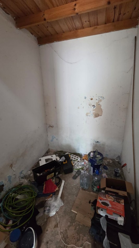 Amplio ph al frente tipo casa totalmente independiente de 4 amb con patio, cochera y terraza. Excelente ubicacion: Juncal 235, Temperley