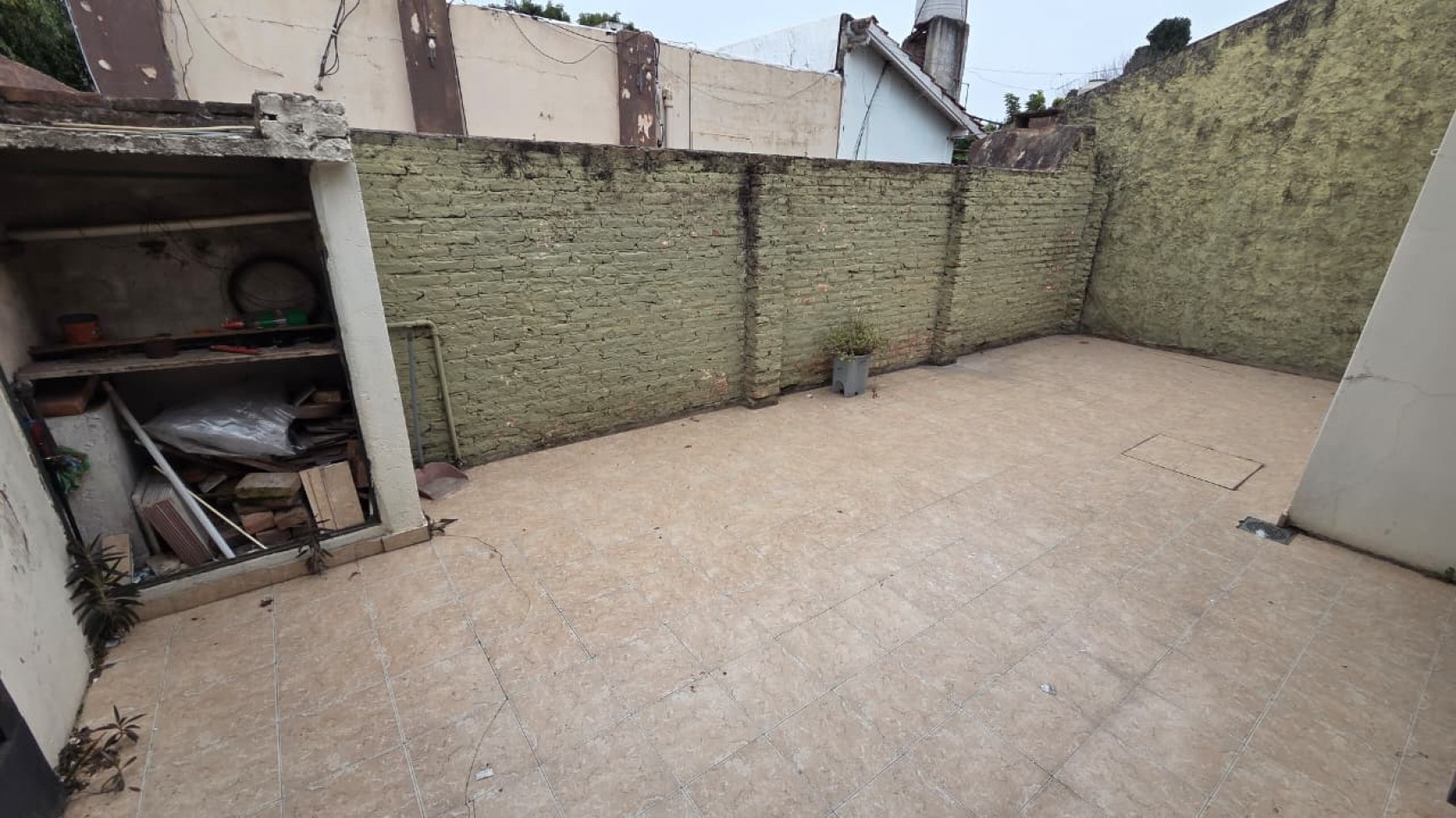 Amplio ph tipo casa 3 amb al frente con patio. APTO CREDITO. Muy buena ubicacion: Cangallo 1531, Temperley