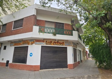 Excelente casa apta credito con local comercial, parque con quincho, parrilla y garage ubicada en Arturo Mateo Bas 308, Remedios de Escalada