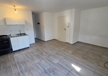 Excelente monoambiente de poca antiguedad en 2do piso. Ubicado en Azara 851, Lomas de Zamora
